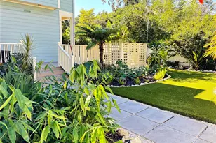 324 Julia Pl, Sarasota, FL 34236 - Photo 11