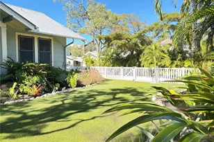 324 Julia Pl, Sarasota, FL 34236 - Photo 3