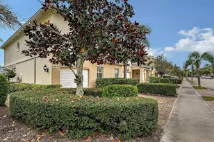 1749 Burgos Dr, Sarasota, FL 34238 - Photo 3