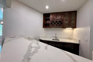 3231 E Forest Lake Dr, Sarasota, FL 34232 - Photo 23