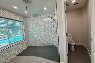 3231 E Forest Lake Dr, Sarasota, FL 34232 - Photo 49