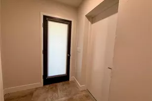 3231 E Forest Lake Dr, Sarasota, FL 34232 - Photo 31