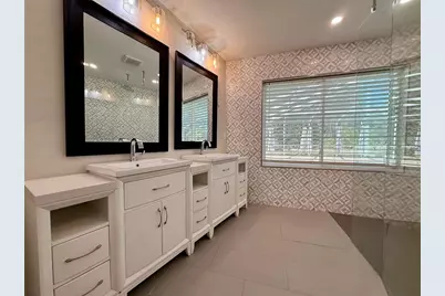 3231 E Forest Lake Drive, Sarasota, FL 34232 - Photo 45