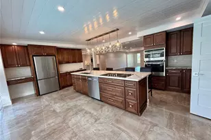 3231 E Forest Lake Dr, Sarasota, FL 34232 - Photo 15