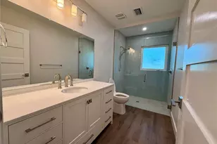 3231 E Forest Lake Dr, Sarasota, FL 34232 - Photo 39