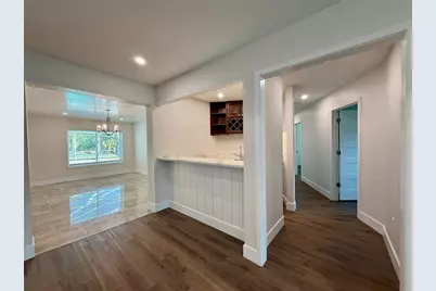 3231 E Forest Lake Drive, Sarasota, FL 34232 - Photo 11