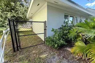 3231 E Forest Lake Dr, Sarasota, FL 34232 - Photo 51