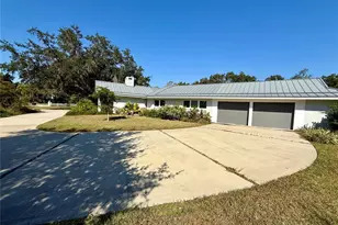 3231 E Forest Lake Dr, Sarasota, FL 34232 - Photo 3