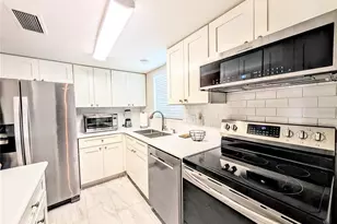 1581 Leisure Dr, Bradenton, FL 34207 - Photo 3