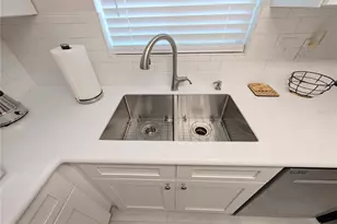 1581 Leisure Dr, Bradenton, FL 34207 - Photo 5