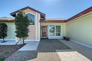 3704 Prairie Dunes Dr, Sarasota, FL 34238 - Photo 7