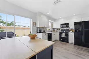 3625 57th Ave Dr W, Bradenton, FL 34210 - Photo 5