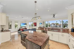 550 Yardarm Ln, Longboat Key, FL 34228 - Photo 11