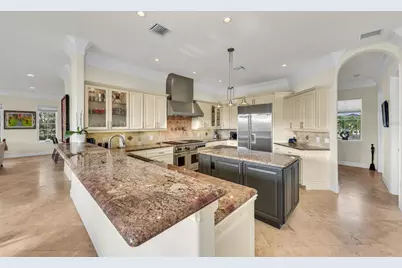 550 Yardarm Lane, Longboat Key, FL 34228 - Photo 11