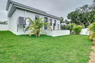 2345 Bahia Vista St, Sarasota, FL 34239 - Photo 5