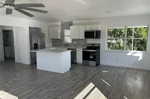 1006 26th St W, Bradenton, FL 34205 - Photo 3