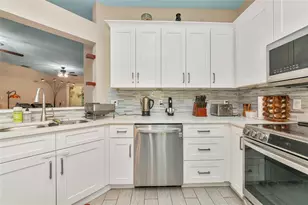 6241 Foxglove Ln, Lakewood Ranch, FL 34202 - Photo 5