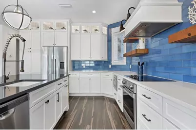 108 11th Street S, Bradenton Beach, FL 34217 - Photo 5