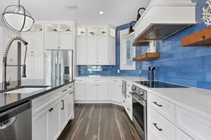 108 11th St S, Bradenton Beach, FL 34217 - Photo 5