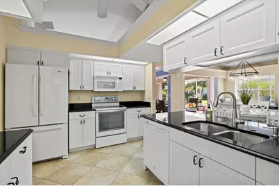 439 Lake Of The Woods Drive, Venice, FL 34293 - Photo 19