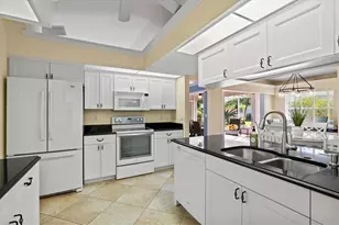 439 Lake of the Woods Dr, Venice, FL 34293 - Photo 19