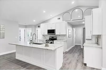 618 Eastpointe Court, Sarasota, FL 34232 - Photo 3