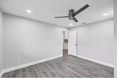 618 Eastpointe Court, Sarasota, FL 34232 - Photo 27