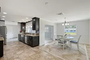 2434 Carlisle Pl, Sarasota, FL 34231 - Photo 15