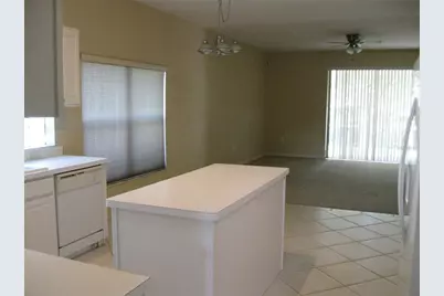 12301 Mosswood Place, Lakewood Ranch, FL 34202 - Photo 3
