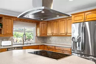 4672 Alexander Pope Ln, Sarasota, FL 34241 - Photo 9