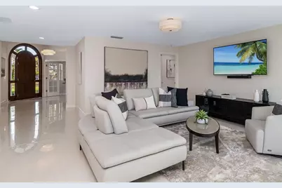 480 Cleveland Drive, Sarasota, FL 34236 - Photo 9