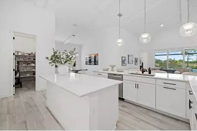 745 Tailwind Place, Sarasota, FL 34240 - Photo 9