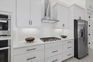 745 Tailwind Pl, Sarasota, FL 34240 - Photo 11