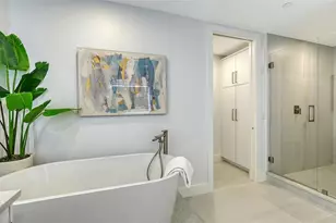 415 L Ambiance Dr, Longboat Key, FL 34228 - Photo 35