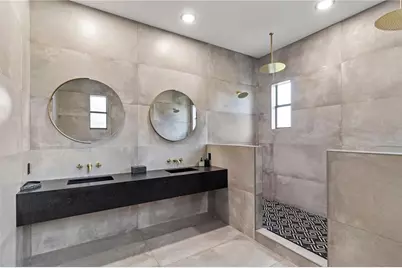 3635 80th Drive E, Sarasota, FL 34243 - Photo 5