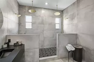 3635 80th Dr E, Sarasota, FL 34243 - Photo 39