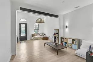 3635 80th Dr E, Sarasota, FL 34243 - Photo 9