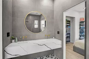 3635 80th Dr E, Sarasota, FL 34243 - Photo 15