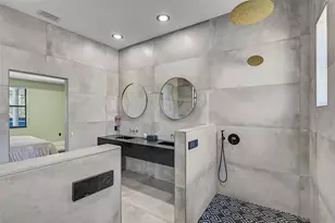 3635 80th Dr E, Sarasota, FL 34243 - Photo 41