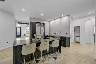 3635 80th Dr E, Sarasota, FL 34243 - Photo 19