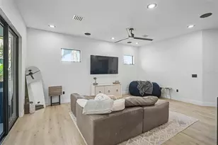 3635 80th Dr E, Sarasota, FL 34243 - Photo 25