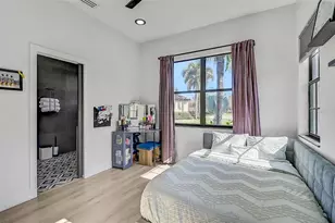 3635 80th Dr E, Sarasota, FL 34243 - Photo 11