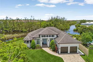 609 Colonial Bay Dr, Nokomis, FL 34275 - Photo 1