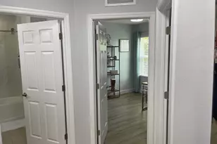 690 Hadley Pl E, Naples, FL 34104 - Photo 21