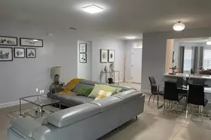 690 Hadley Pl E, Naples, FL 34104 - Photo 13