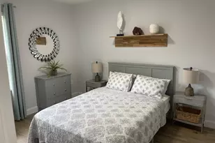 690 Hadley Pl E, Naples, FL 34104 - Photo 27