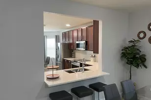 690 Hadley Pl E, Naples, FL 34104 - Photo 7