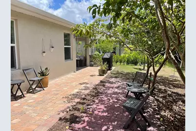 690 Hadley Place E, Naples, FL 34104 - Photo 37