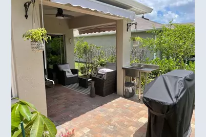 690 Hadley Place E, Naples, FL 34104 - Photo 39