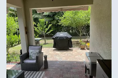 690 Hadley Place E, Naples, FL 34104 - Photo 31